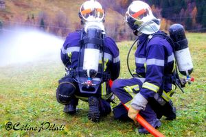 logo pompiers genou