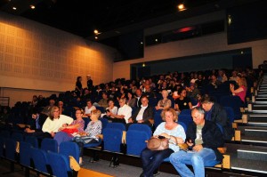 Une salle comble pour la soirée ouverture du Festival