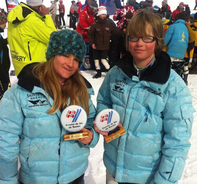 Les skieurs de Sainte-Foy-Tarentaise, Inès Pearson et Nelson Rogers ont, tous les deux, terminé sur la deuxième marche du podium de la Coupe d’argent de Savoie catégorie benjamin, lundi à La Rosière.