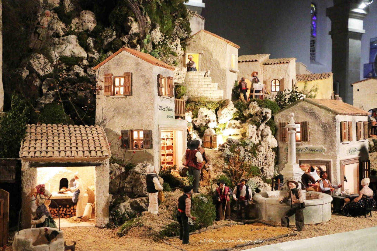 La Crèche de Noël de Banon - LE JOURNAL DE LA MARMOTTE BLEUE